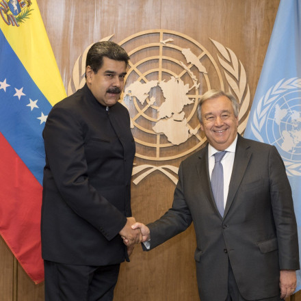 Ο Μαδούρο ζητά με δημοψήφισμα να εισβάλει στη Γουιάνα