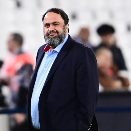 Οπαδός της Φούλαμ βρήκε τη διαπίστευση του Μαρινάκη σε θάμνο