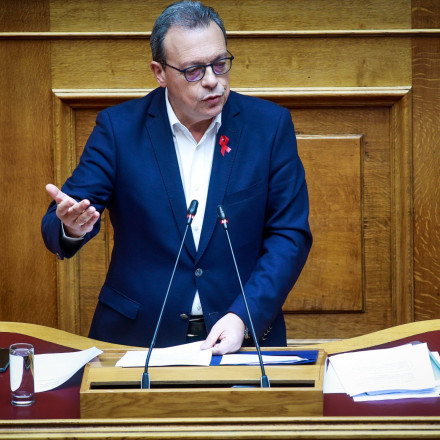 Ανακατατάξεις εις βάρος του ΣΥΡΙΖΑ στην εξεταστική λόγω Νέας Αριστεράς