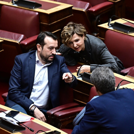 ΣΥΡΙΖΑ: «Η κυβέρνηση μεριμνά για τους servicers, όχι για τους δανειολήπτες»