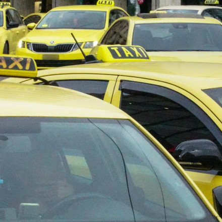 Ταξί: Ξεκίνησαν 48ωρες απεργίες - Ποιες ημέρες τραβούν χειρόφρενο στην Αθήνα