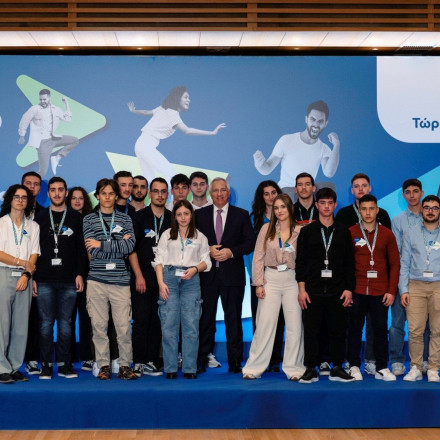 Απονομή υποτροφιών COSMOTE σε 30 πρωτοετείς φοιτητές για τις σπουδές τους