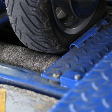 Οι βενζινάδες το αποφάσισαν...Θα χρεώνουν πλέον και τον αέρα στα ελαστικά