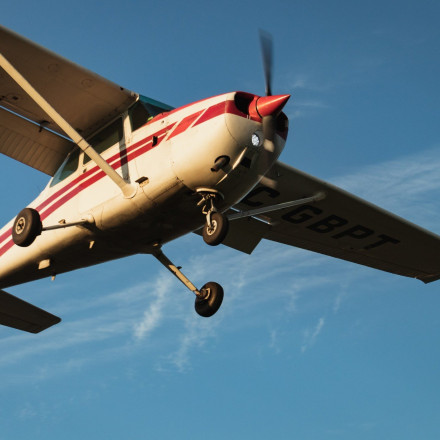 Γαλλία: Αεροπλάνο έπεσε πάνω σε πολυκατοικία κοντά στο Παρίσι