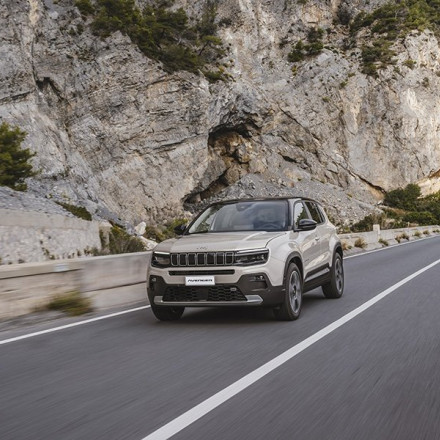 Νέα τιμή 25.990€ για το Jeep Avenger στην έκδοση βενζίνης