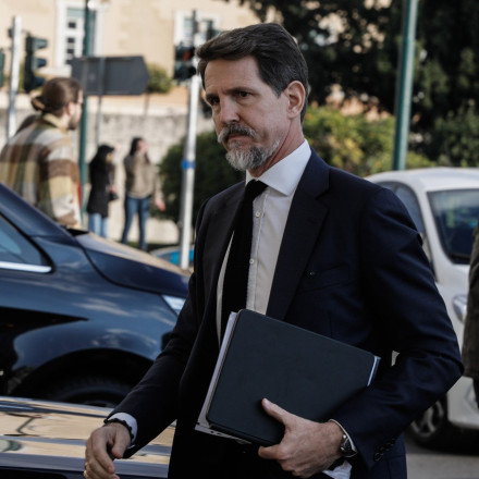 Γιατί ο Παύλος Γλύξμπουργκ φορά κάλυμμα στο μάτι;