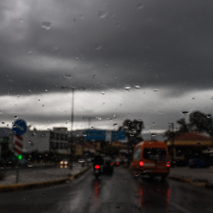 Σαββατοκύριακο με βροχές και από Τρίτη χιόνια - Η πρόβλεψη της Ελίνας Καρέτσου