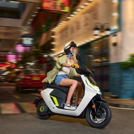 Muvus Zeeho AE6+: Το κάτι παραπάνω στην αστική μετακίνηση