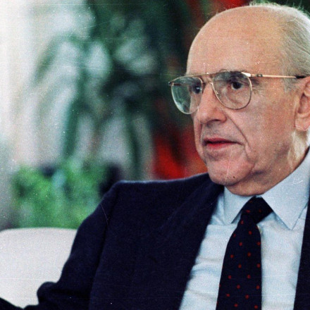 Ανδρέας Παπανδρέου: Σε δημοπρασία τα ιστορικά γυαλιά του