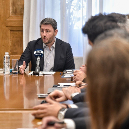 Ανδρουλάκης: Το 2023 απειλούνται με πλειστηριασμό της πρώτης κατοικίας 50.000 νοικοκυριά [vid]