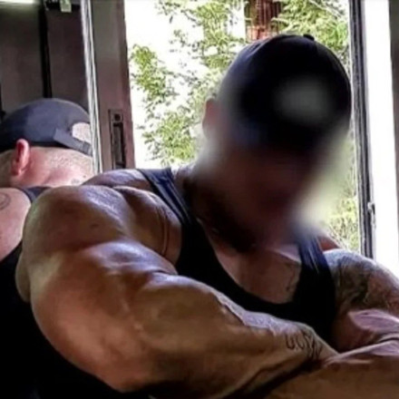 Ποιος είναι ο αστυνομικός που συνελήφθη για διακίνηση ναρκωτικών – Το delivery, τα «κοτόπουλα» και το βίντεο κλιπ