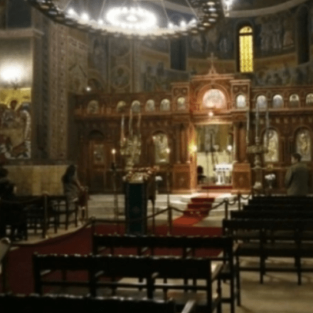 Σαλαμίνα: Ιερέας κλείδωσε στην εκκλησία ηλικιωμένους και τους ξυλοκόπησε