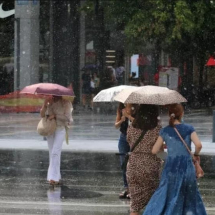 Σάκης Αρναούτογλου - Καθαρά Δευτέρα: Ξεχάστε τα χιόνια, μόνο μπόρες - Πού θα έχουμε 23 βαθμούς