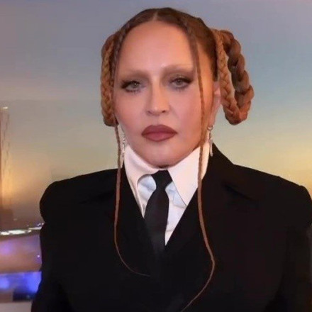 Μαντόνα Grammy: «Φωτιά» στο Twitter με την αλλαγή στην εμφάνισή της