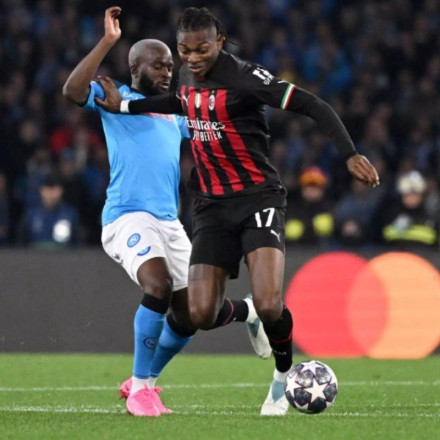 Νάπολι - Μίλαν 1-1: Λεάο, Ζιρού και Μενιάν την έστειλαν πανηγυρικά στα ημιτελικά του Champions League