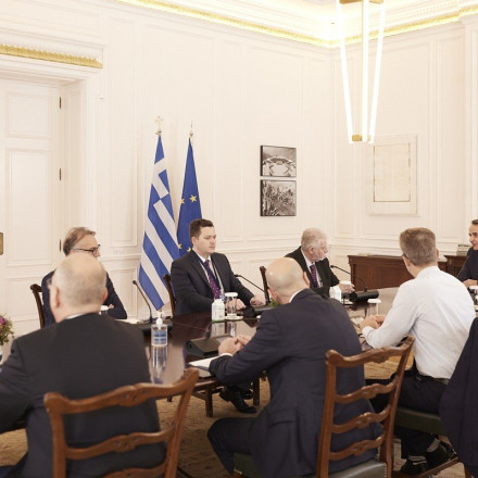 Μαξίμου: Το απόγευμα οι ανακοινώσεις για τα μέτρα ασφαλείας και την επανεκκίνηση των δρομολογίων των τρένων