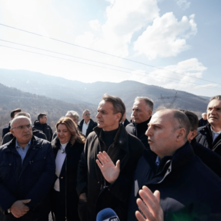 Μητσοτάκης viral: «Μειώσαμε τους μισθούς - Θα κατοχυρώσουμε τις μειώσεις των συντάξεων» [vids]