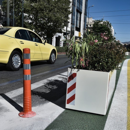 Πανεπιστημίου: Ύποπτη μπαγκαζιέρα στη μέση του δρόμου - Στο σημείο η Αστυνομία
