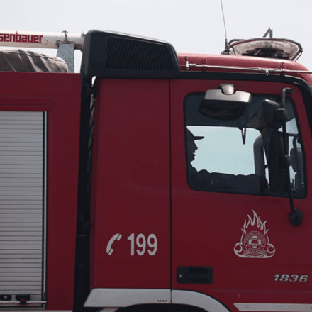 Ζαγόρι: Φωτιά σε εργοστάσιο ξυλείας - Στις φλόγες οικίες