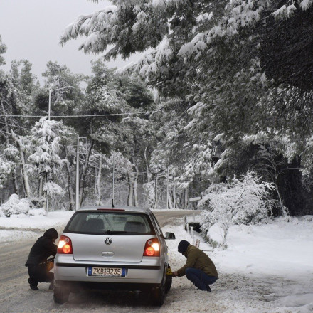 Αντιολισθητικές αλυσίδες: Έρχονται πρόστιμα σε όσους πουλούσαν ακριβότερα