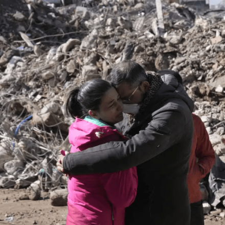 Οργή στη Συρία για την εγκατάλειψη μετά τον σεισμό: "Ξεθάψαμε τα πτώματα με γυμνά χέρια"