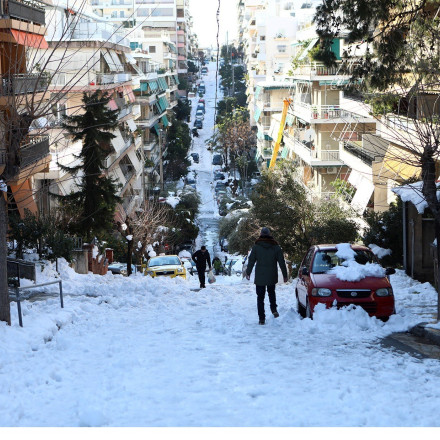 Χιόνια και.. ηλιοφάνεια στην Ελλάδα: Πώς θα είναι ο καιρός την Κυριακή στη χώρα