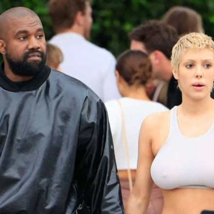 Η Μπιάνκα Σενσόρι «ξαναχτυπά» πιο... γυμνή από ποτέ: Η φωτογραφία που ανέβασε ο Κάνιε Γουέστ