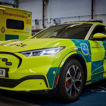 H ηλεκτρική Ford Mustang Mach-E σώζει ζωές στο Λονδίνο