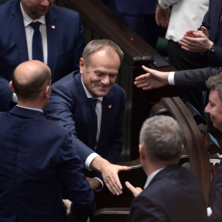 Πολωνία: Η φιλοευρωπαϊκή κυβέρνηση του Ντόναλντ Τουσκ έλαβε ψήφο εμπιστοσύνης