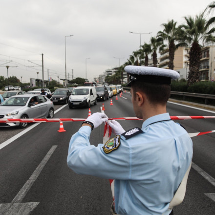 Κλείνει η παραλιακή λόγω ελεγχόμενης έκρηξης - «Έμφραγμα» στους δρόμους