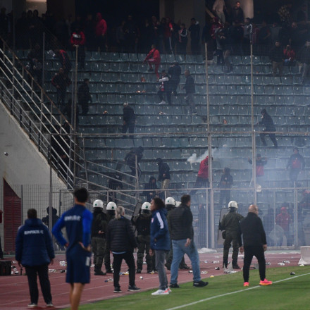 Πρόστιμο στον Ολυμπιακό, αλλά όχι κεκλεισμένων για τα επεισόδια στον Βόλο