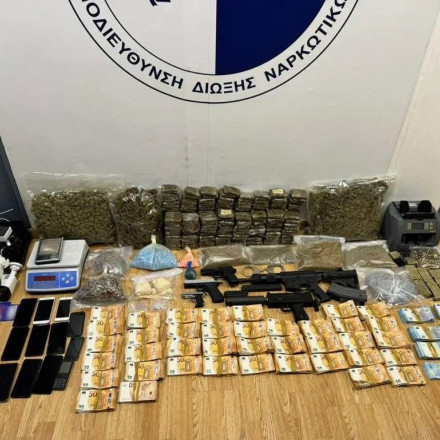 Εξάρθρωση εγκληματικής οργάνωσης που διακινούσε κάνναβη - Είχαν «βγάλει» 800.000