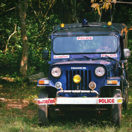 Ινδία: Σοκαριστικό βίντεο - Πήγε για διαβατήριο... κατέληξε με σφαίρα στο κεφάλι