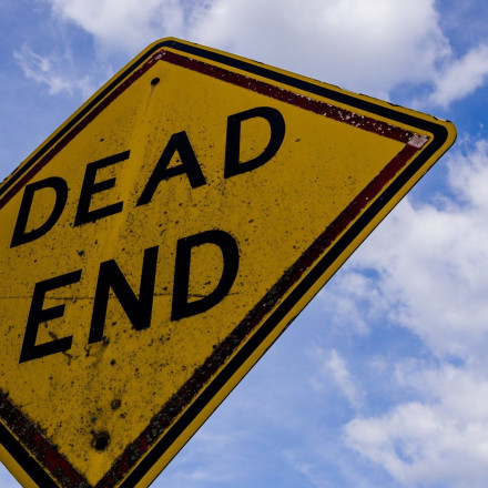 Μεγιστάνας της σοκολάτας σκότωσε και έκαψε ζευγάρι για έναν… δρόμο