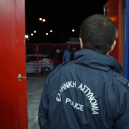 «Είναι άδικο να χαθεί...»: Συγκλονίζει ο πατέρας του τραυματία αστυνομικού