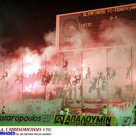 Ελλάδα vs Φερεντσβάρος: Ο Ολυμπιακός, η παράδοση και το... ξύλο στον διαιτητή