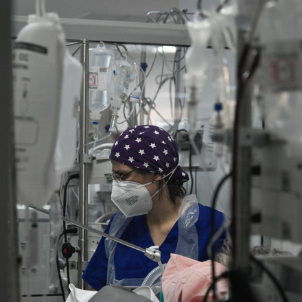 Παραμένει σε καταστολή ο 19χρονος που εκδήλωσε μηνιγγίτιδα - Θα εκτιμηθεί νευρολογικά όταν ξυπνήσει