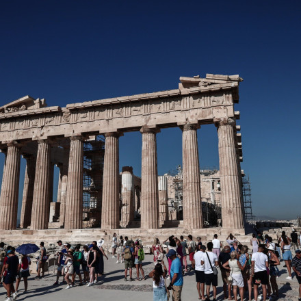 Τιμές «φωτιά» για τους επισκέπτες στην Ακρόπολη