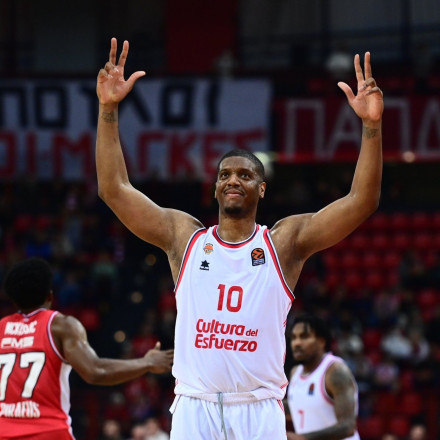 Ίνγκλις στο flash.gr: Έχουμε την καλύτερη άμυνα στη Euroleague - Στόχος τα play-off