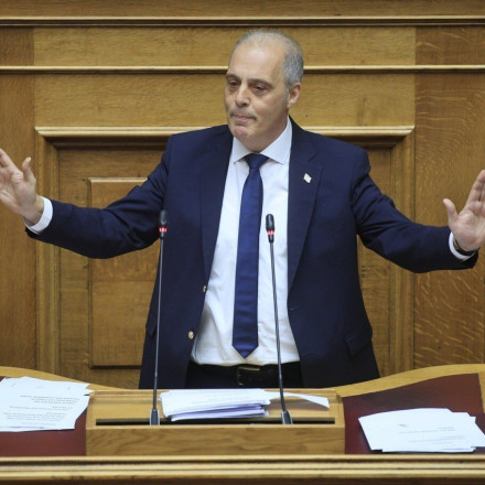 Βελόπουλος: Κομμένος και ραμμένος στα μέτρα των ολιγαρχών ο προϋπολογισμός [vid]