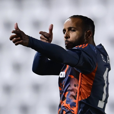 Στο ίδιο έργο θεατές, με πρωταγωνιστή τον Ελ Αραμπί