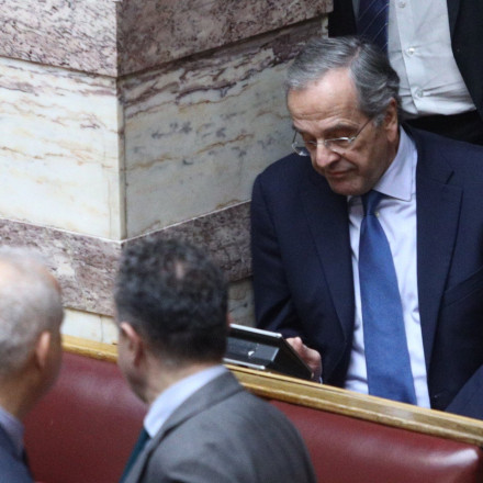 Το είπε και το έκανε: «Μαύρο» από τον Σαμαρά στην τροπολογία για τους μετανάστες
