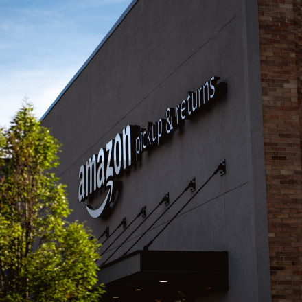 Απεργούν εργαζόμενοι της Amazon στην Ισπανία ενόψει γιορτών