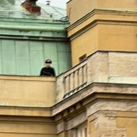 Μακελειό Πράγα: Πώς βρήκε τόσα επιθετικά όπλα; - Συγκλονίζει Έλληνας καθηγητής