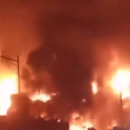 Βίντεο από την «κόλαση» φωτιάς στη Γουινέα μετά από έκρηξη σε αποθήκη καυσίμων