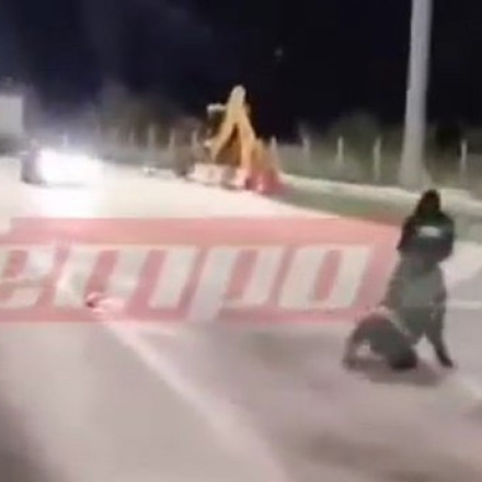 Αίγιο: Νέο βίντεο - Γιατί σέρνουν τη γυναίκα - Πώς εμπλέκεται κύκλωμα διακινητών