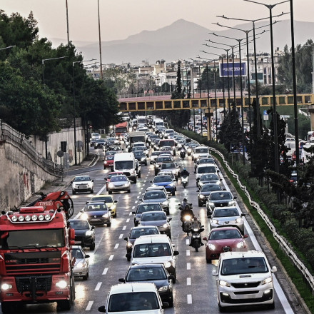 Κυκλοφοριακό κομφούζιο στην Αθήνα: Ποιοι δρόμοι είναι απροσπέλαστοι