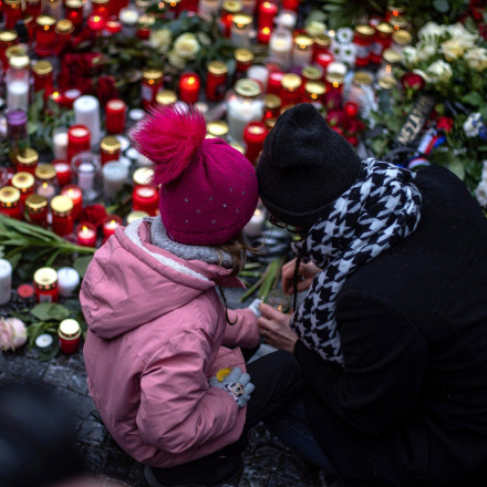 Έλληνας φοιτητής στην Πράγα περιγράφει: Πανικός, άδειοι δρόμοι, αστυνομία παντού