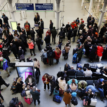 Αγγλία: Πλημμύρισε τούνελ του Eurostar - Χιλιάδες χάνουν την Πρωτοχρονιά
