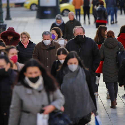 Covid: Aυστηρές συστάσεις του ΕΟΔΥ ενόψει ρεβεγιόν - Εμβολιασμός και μάσκες
